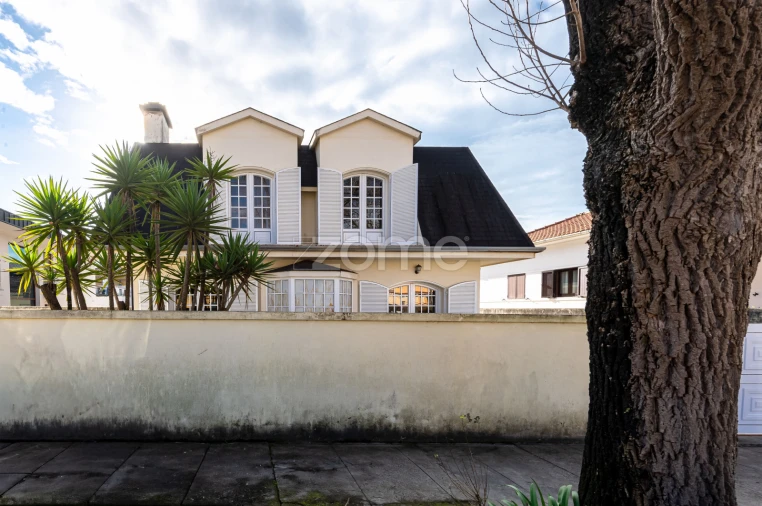 Moradia T3 para Venda em Arcozelo Foto 2