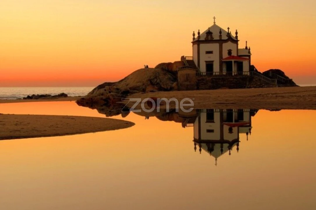 Moradia T3 para Venda em Arcozelo Foto 23