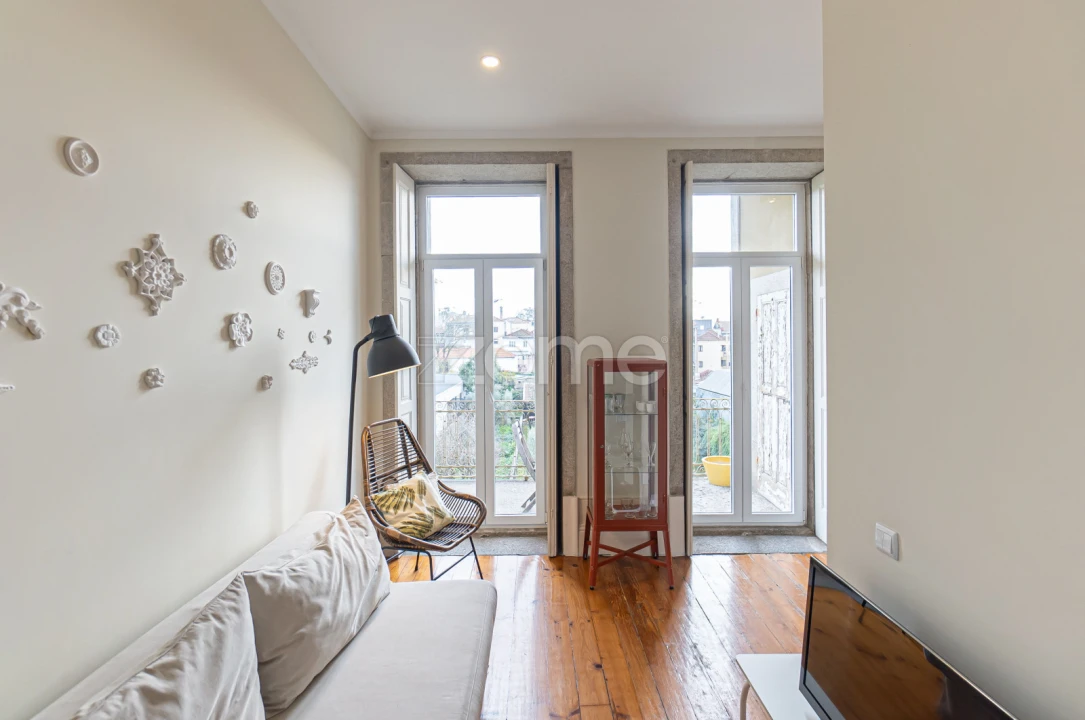 Apartamento T1 para Venda em Cedofeita, Santo Ildefonso, Sé, Miragaia, São Nicolau e Vitória Foto 2