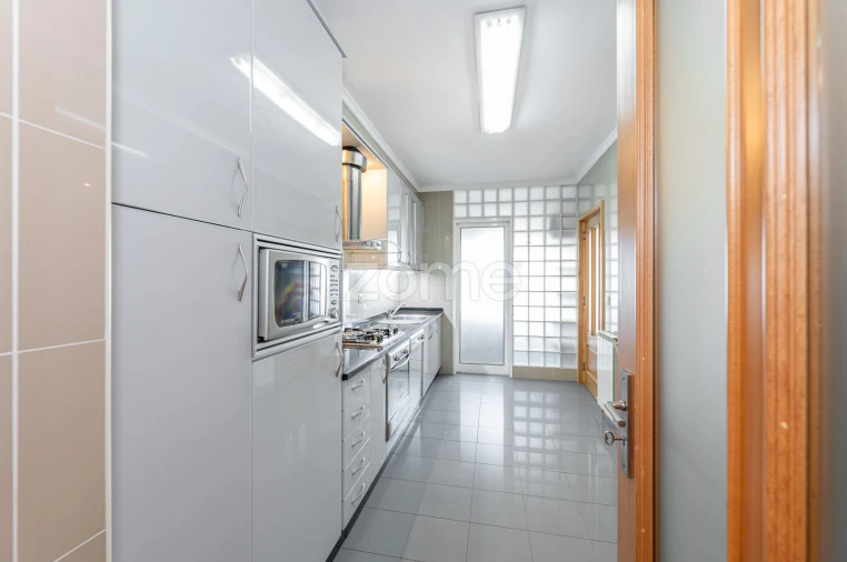 Apartamento T2 para Arrendamento em Gondomar (São Cosme), Valbom e Jovim Foto 12