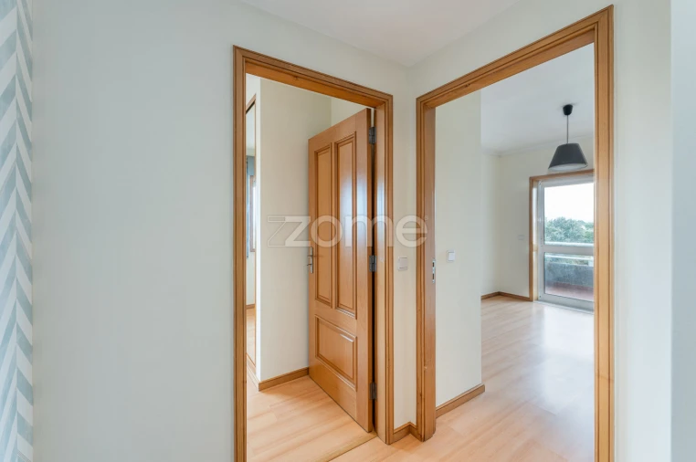 Apartamento T2 para Arrendamento em Gondomar (São Cosme), Valbom e Jovim Foto 31