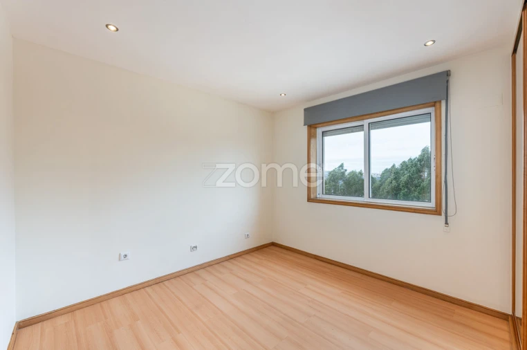 Apartamento T2 para Arrendamento em Gondomar (São Cosme), Valbom e Jovim Foto 26