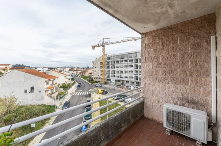 Apartamento T2 para Arrendamento em Gondomar (São Cosme), Valbom e Jovim Foto 37