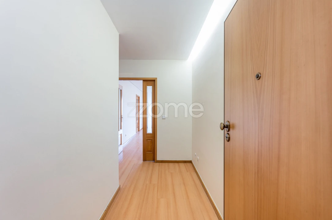 Apartamento T2 para Arrendamento em Gondomar (São Cosme), Valbom e Jovim Foto 4