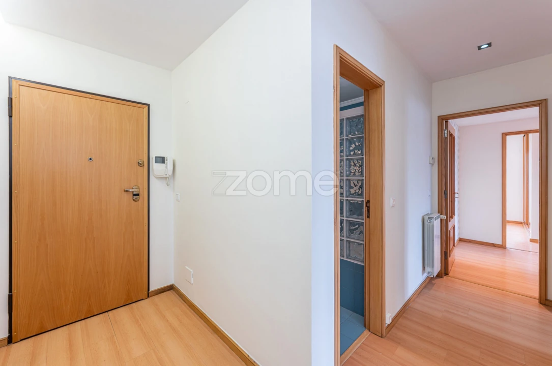 Apartamento T2 para Arrendamento em Gondomar (São Cosme), Valbom e Jovim Foto 5