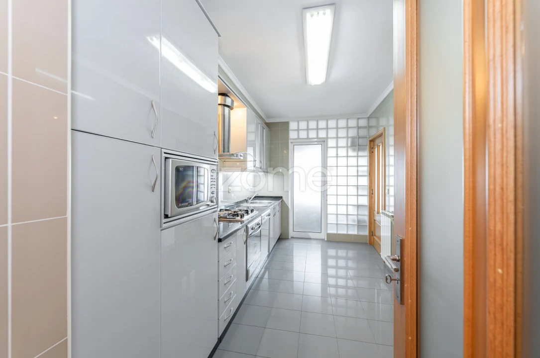 Apartamento T2 para Arrendamento em Gondomar (São Cosme), Valbom e Jovim Foto 12