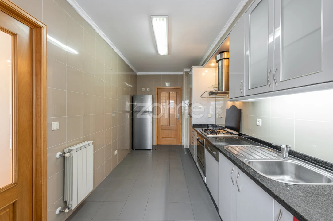 Apartamento T2 para Arrendamento em Gondomar (São Cosme), Valbom e Jovim Foto 17