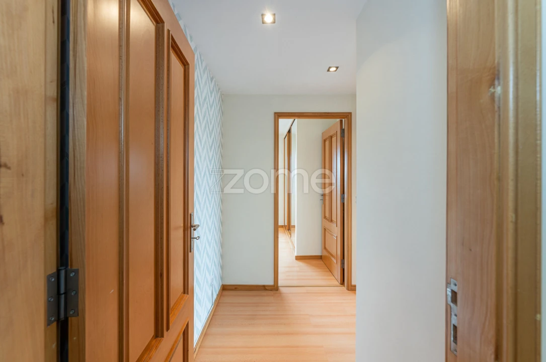 Apartamento T2 para Arrendamento em Gondomar (São Cosme), Valbom e Jovim Foto 24