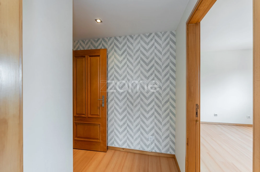 Apartamento T2 para Arrendamento em Gondomar (São Cosme), Valbom e Jovim Foto 25