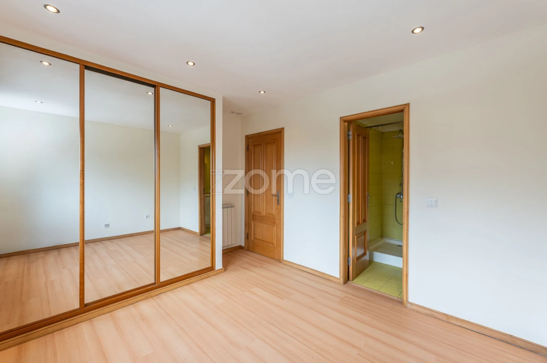 Apartamento T2 para Arrendamento em Gondomar (São Cosme), Valbom e Jovim Foto 27