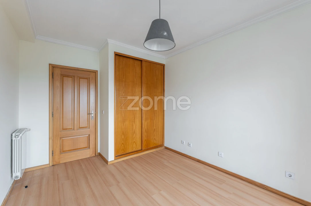 Apartamento T2 para Arrendamento em Gondomar (São Cosme), Valbom e Jovim Foto 33