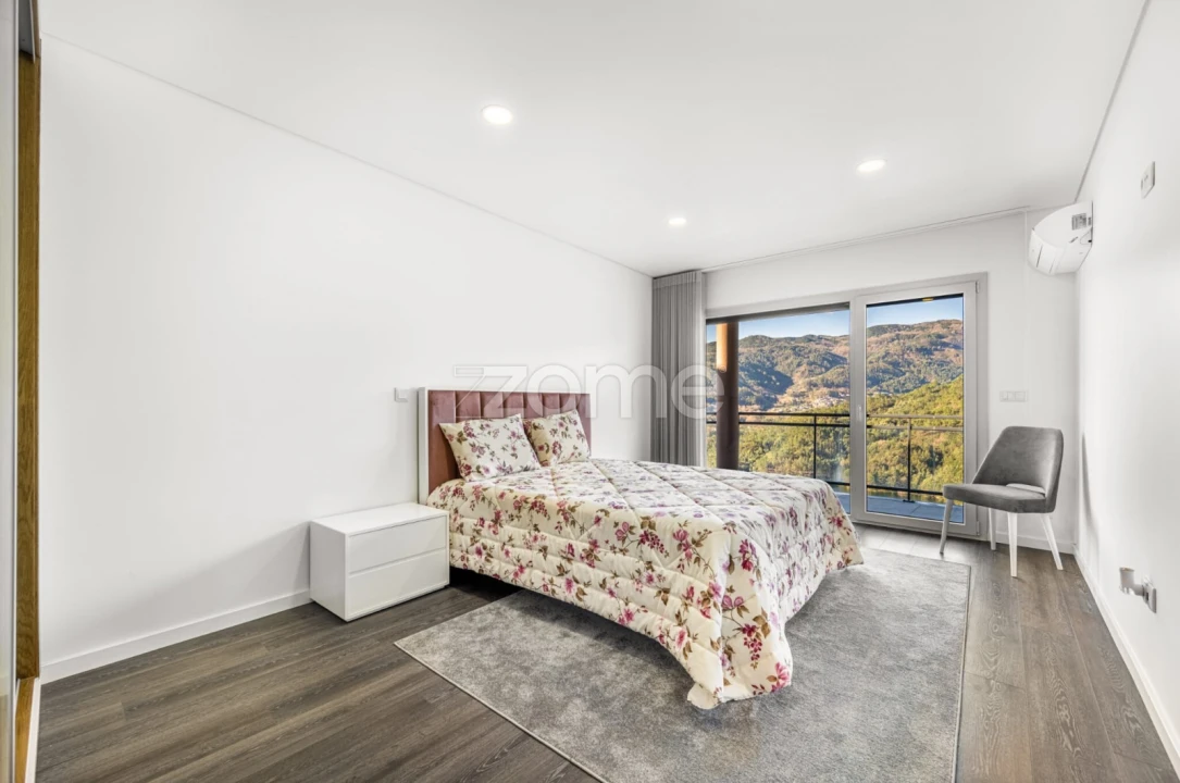 Moradia T4 para Venda em Vilar da Veiga Foto 33