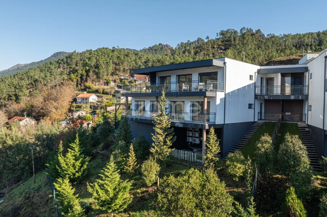 Moradia T4 para Venda em Vilar da Veiga Foto 6