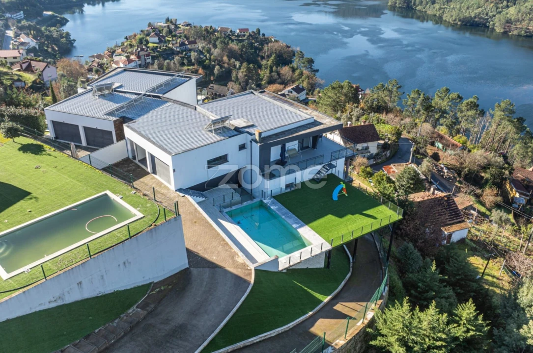 Moradia T4 para Venda em Vilar da Veiga Foto 25