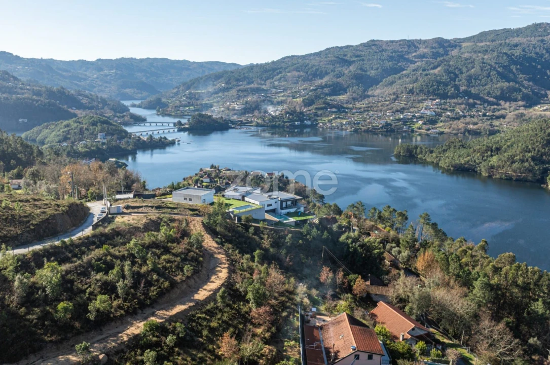 Moradia T4 para Venda em Vilar da Veiga Foto 19