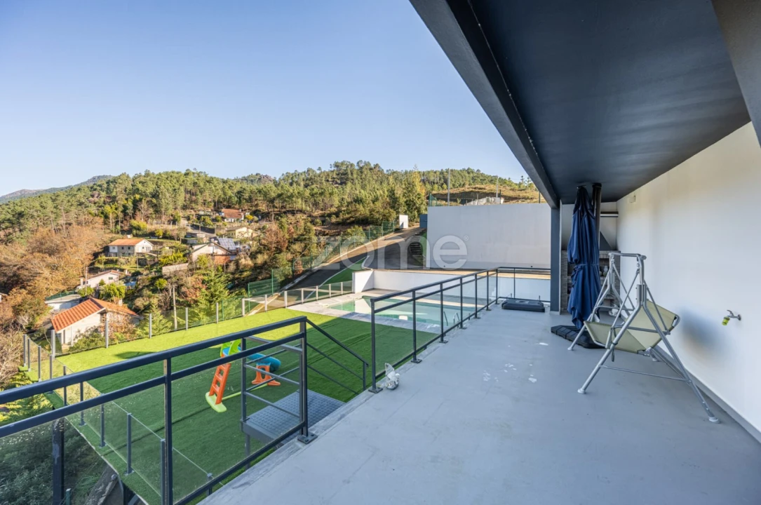 Moradia T4 para Venda em Vilar da Veiga Foto 7