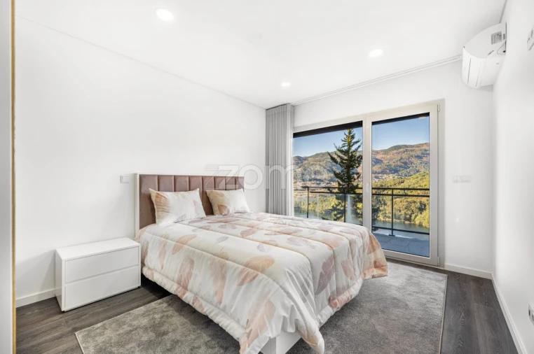 Moradia T4 para Venda em Vilar da Veiga Foto 8