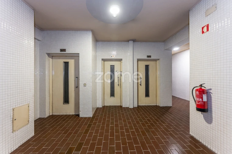 Escritório para Arrendamento em Mafamude e Vilar do Paraíso Foto 12