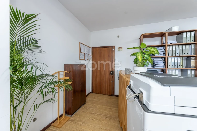 Escritório para Arrendamento em Mafamude e Vilar do Paraíso Foto 17