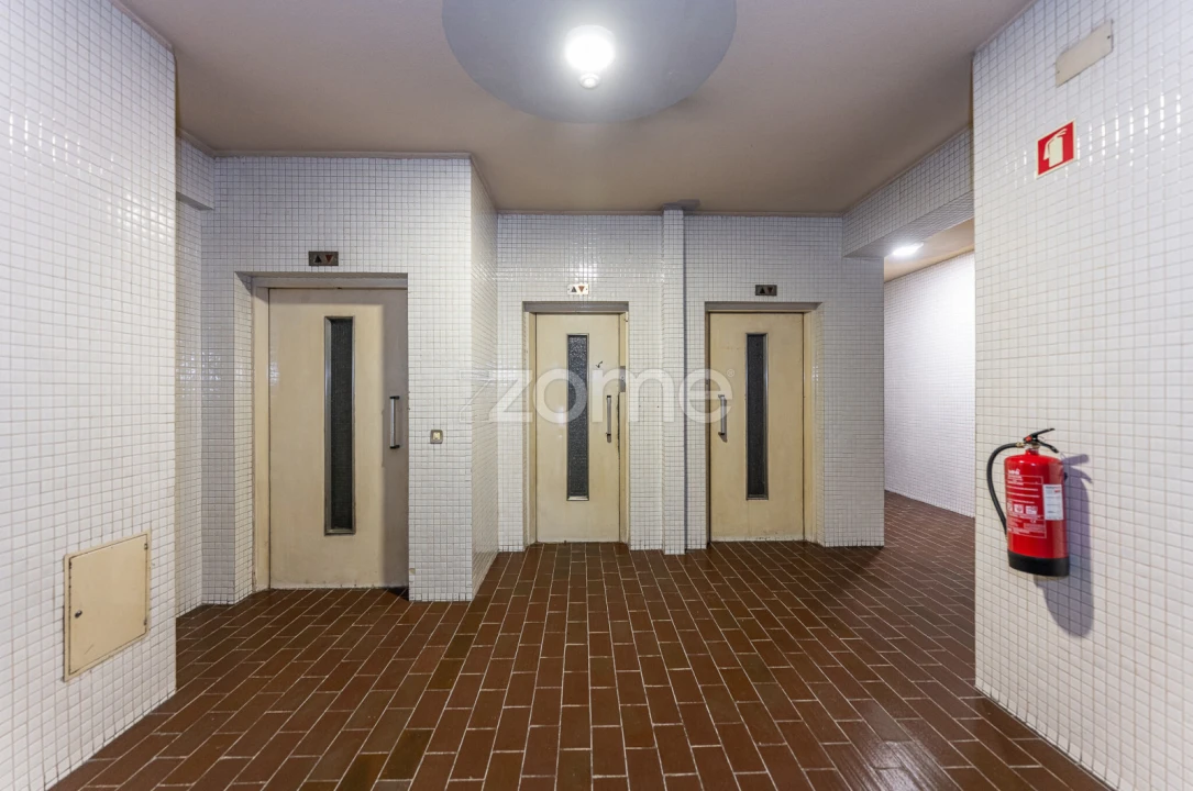 Escritório para Arrendamento em Mafamude e Vilar do Paraíso Foto 12