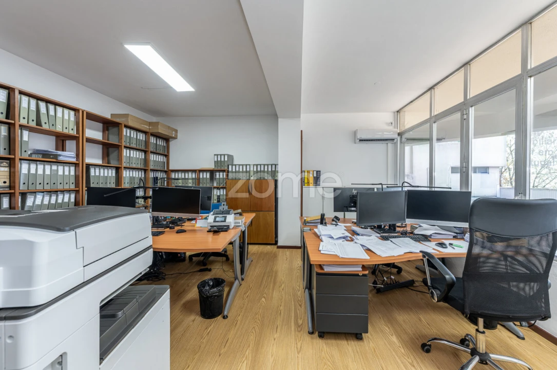 Escritório para Arrendamento em Mafamude e Vilar do Paraíso Foto 19