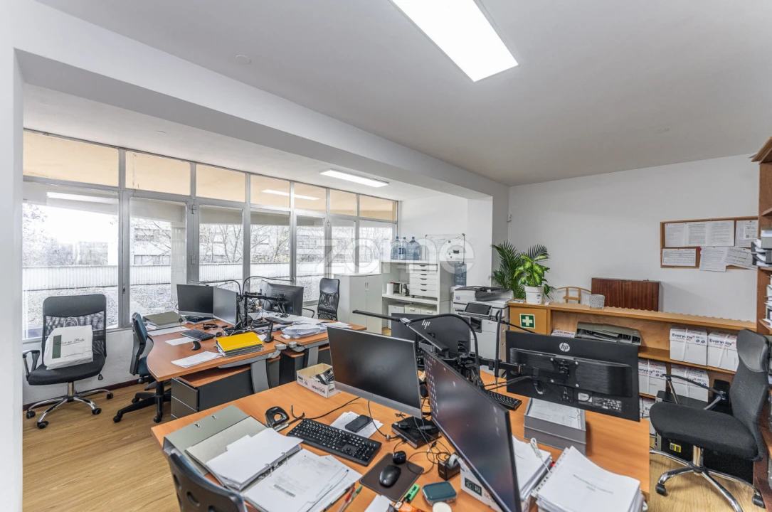 Escritório para Arrendamento em Mafamude e Vilar do Paraíso Foto 22