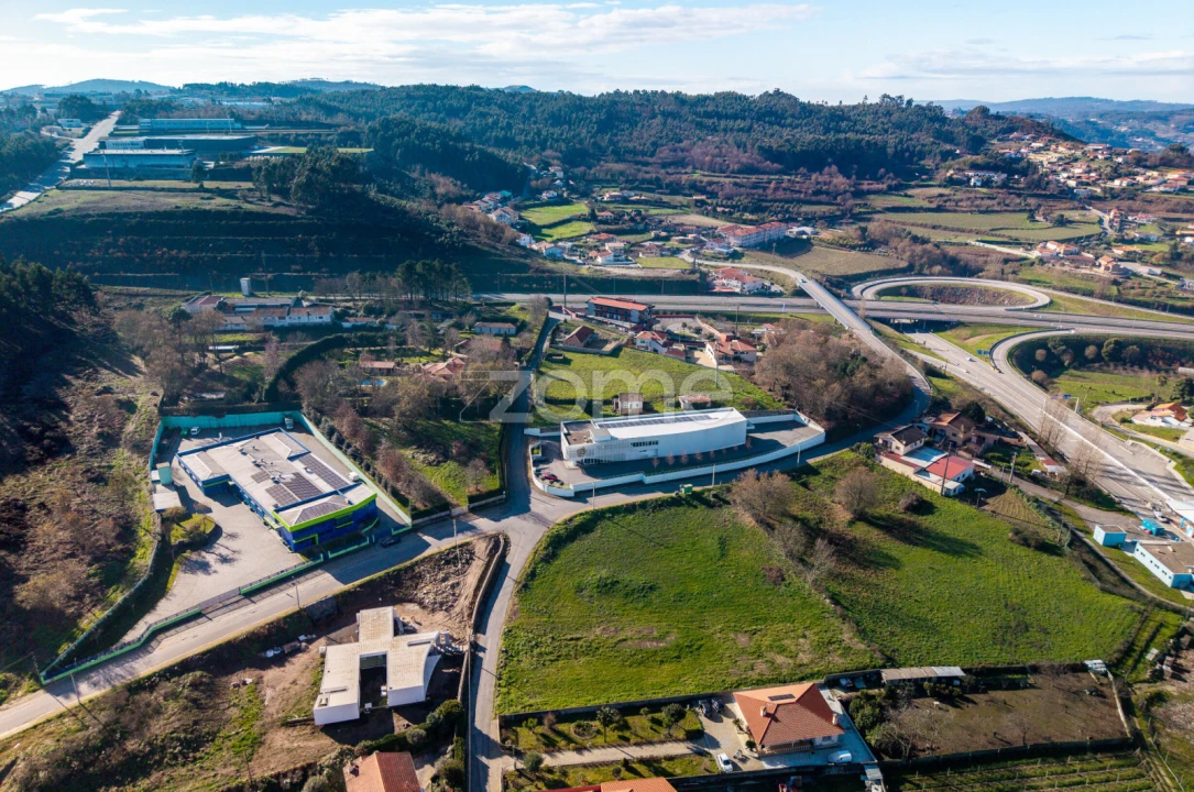 Terreno Comércio / Armazém para Venda em Revinhade Foto 66