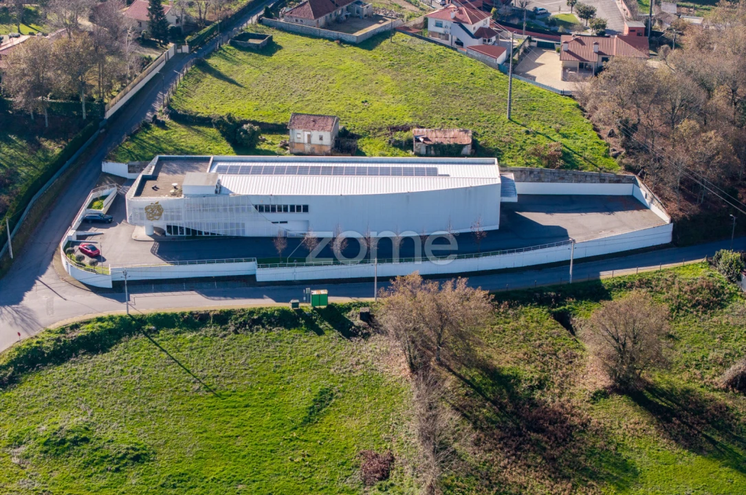 Terreno Comércio / Armazém para Venda em Revinhade Foto 64