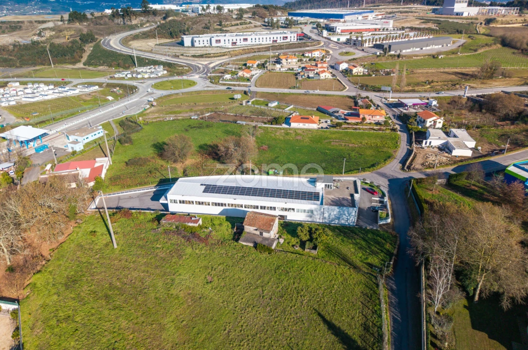 Terreno Comércio / Armazém para Venda em Revinhade Foto 65