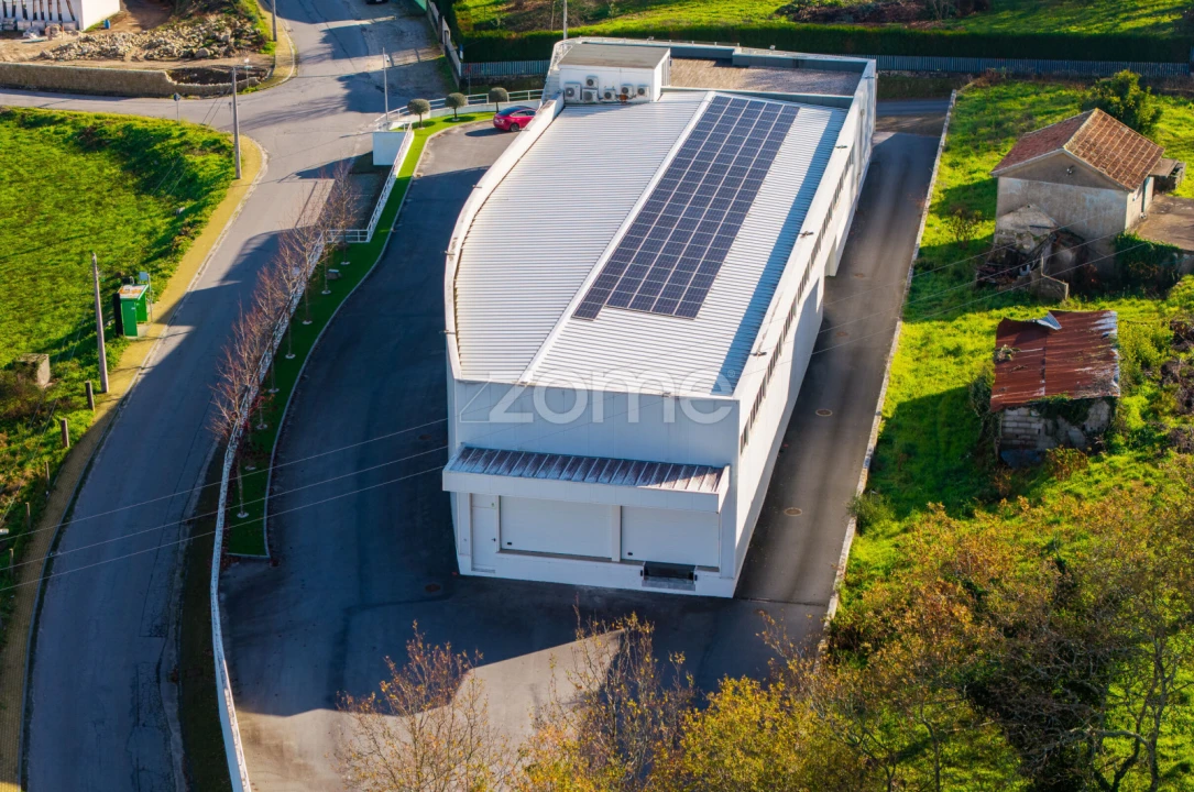 Terreno Comércio / Armazém para Venda em Revinhade Foto 63