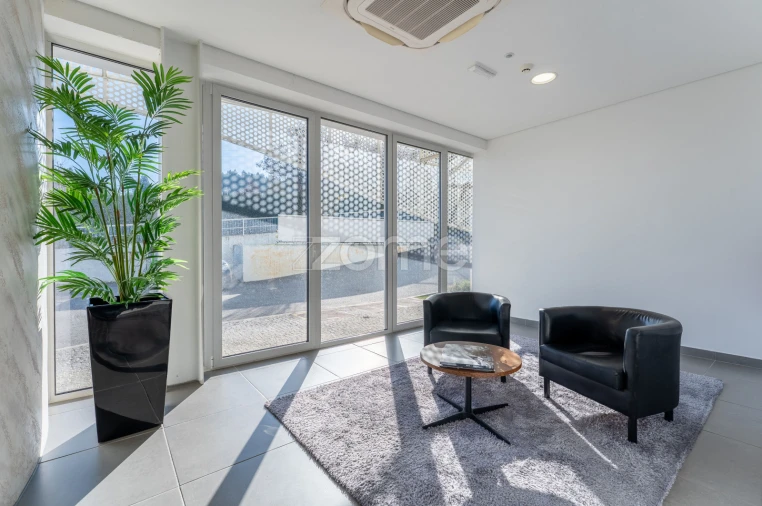 Terreno Comércio / Armazém para Venda em Revinhade Foto 5