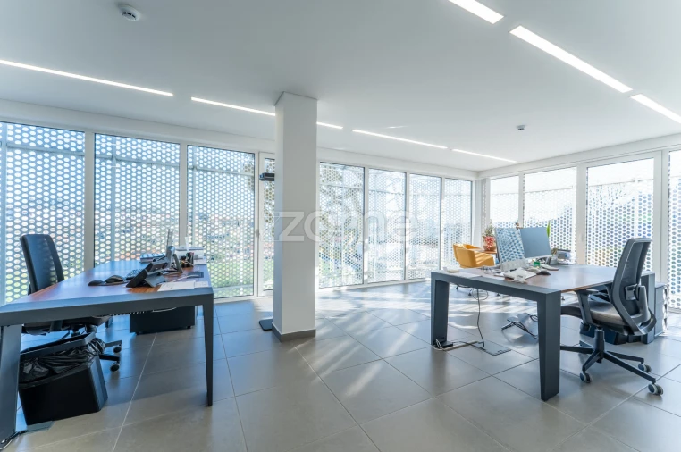 Terreno Comércio / Armazém para Venda em Revinhade Foto 17