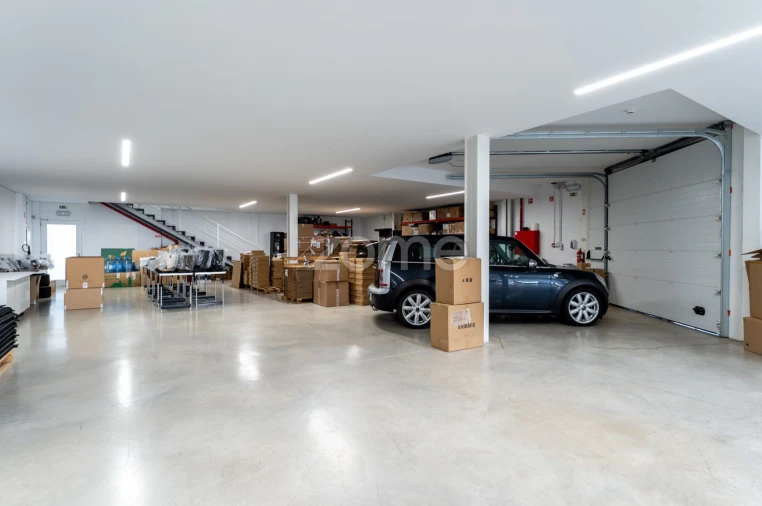 Terreno Comércio / Armazém para Venda em Revinhade Foto 38