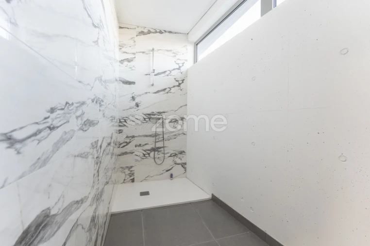 Terreno Comércio / Armazém para Venda em Revinhade Foto 49