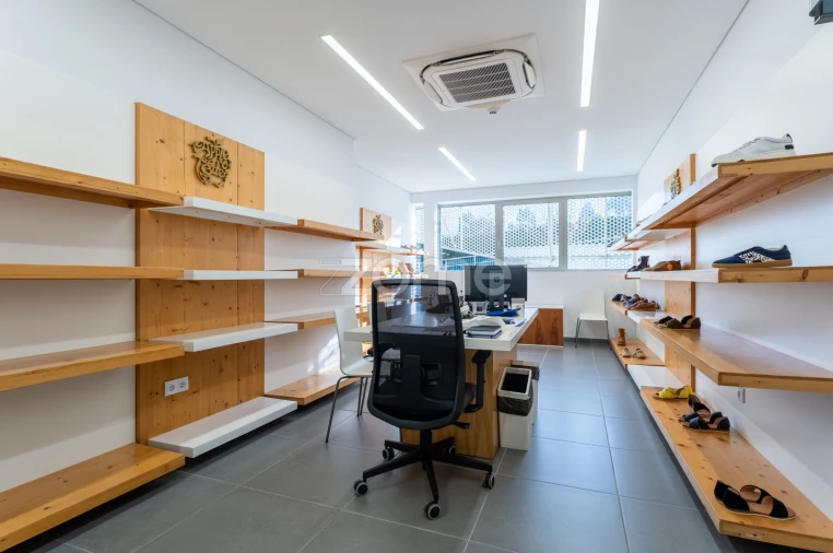 Terreno Comércio / Armazém para Venda em Revinhade Foto 27