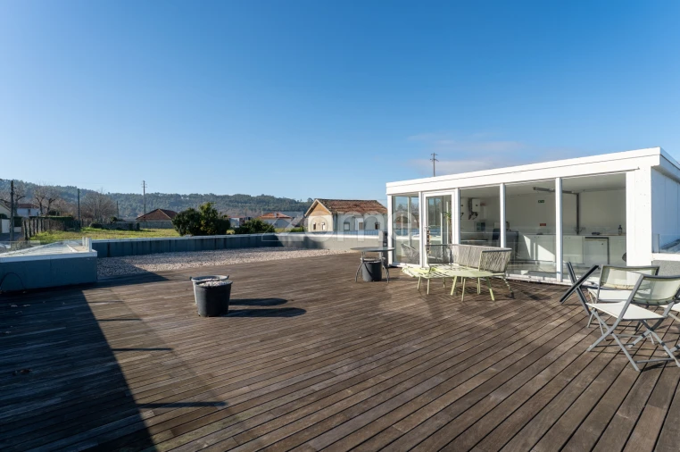 Terreno Comércio / Armazém para Venda em Revinhade Foto 52