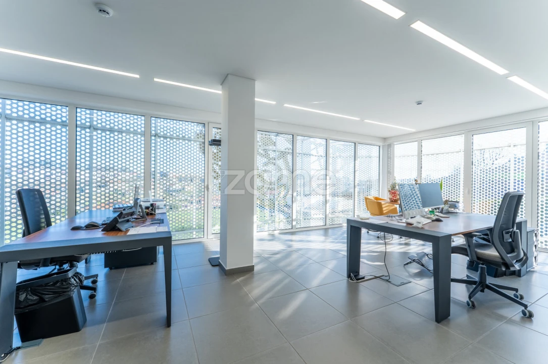 Terreno Comércio / Armazém para Venda em Revinhade Foto 17