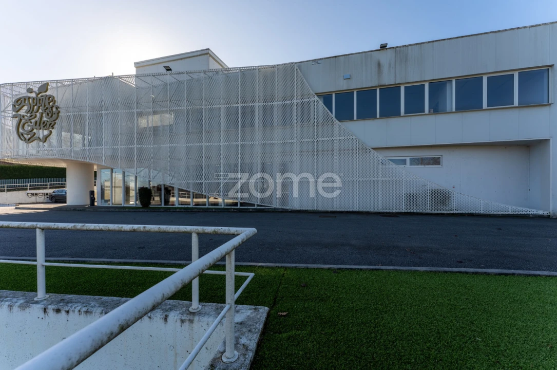 Terreno Comércio / Armazém para Venda em Revinhade Foto 60