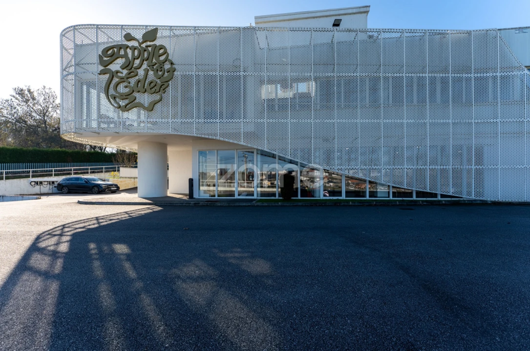 Terreno Comércio / Armazém para Venda em Revinhade Foto 3