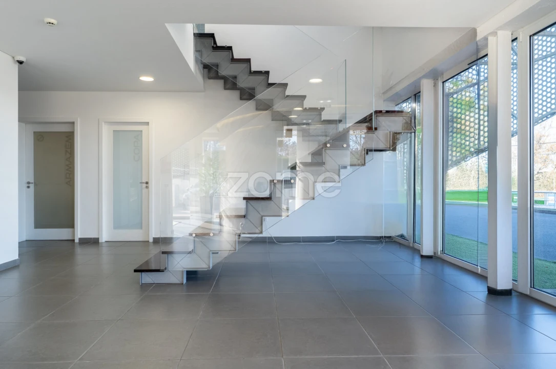 Terreno Comércio / Armazém para Venda em Revinhade Foto 6