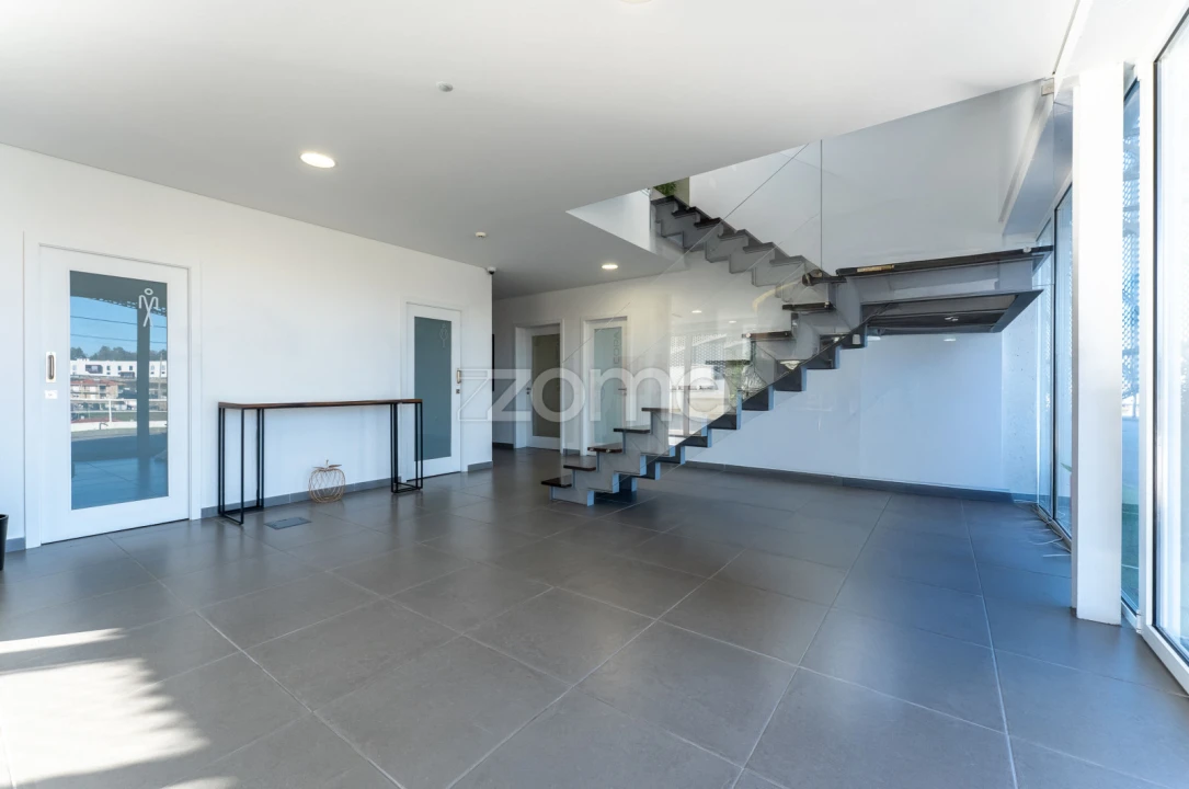 Terreno Comércio / Armazém para Venda em Revinhade Foto 4