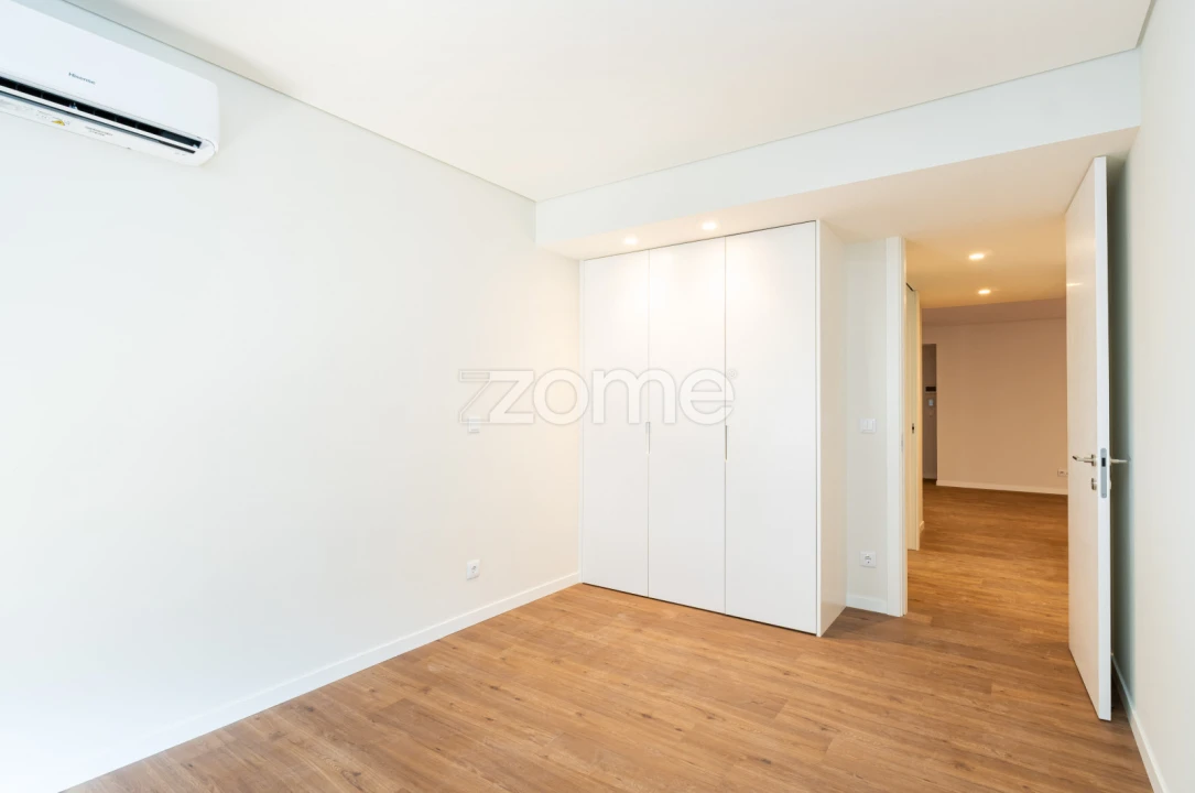 Apartamento T3 para Venda em Oliveira do Douro Foto 8