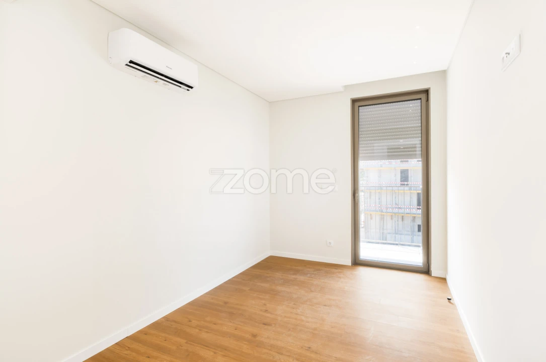 Apartamento T3 para Venda em Oliveira do Douro Foto 9