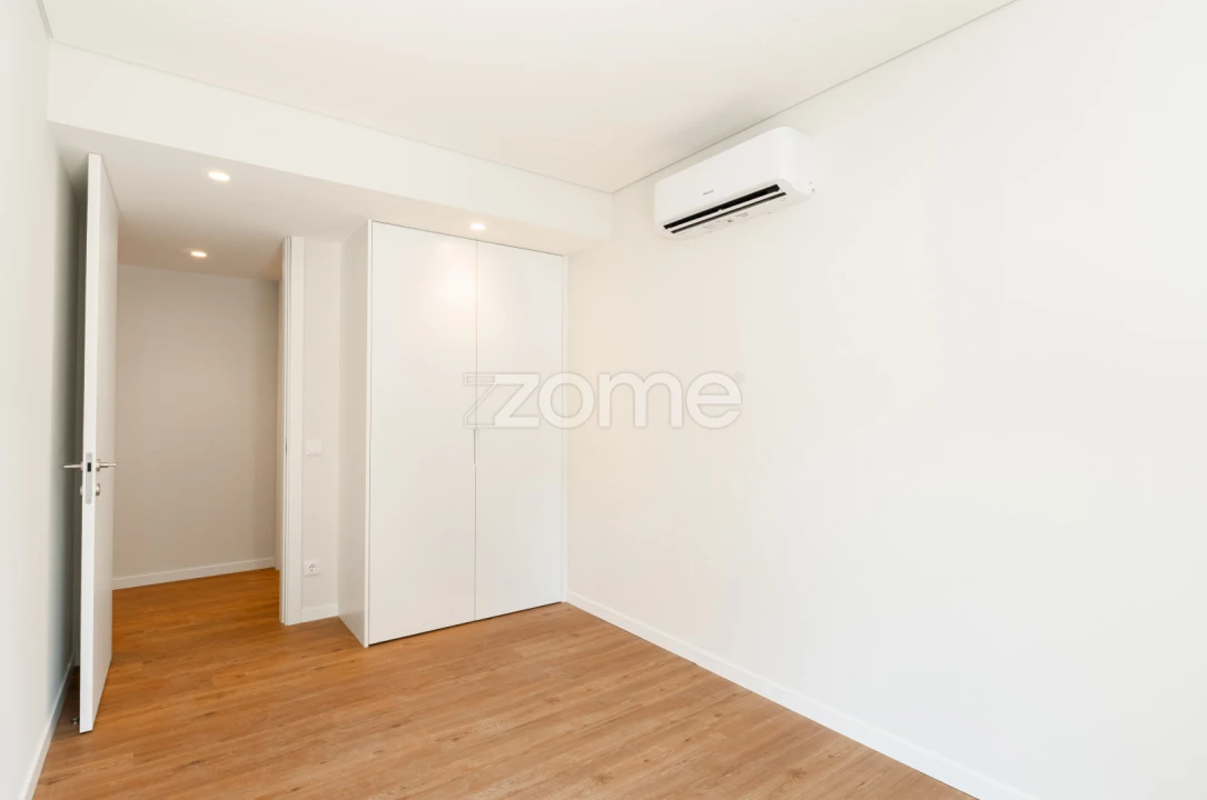 Apartamento T3 para Venda em Oliveira do Douro Foto 11