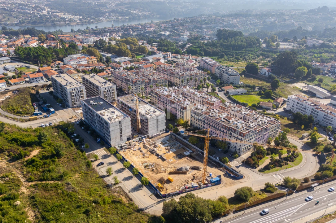Apartamento T3 para Venda em Oliveira do Douro Foto 1