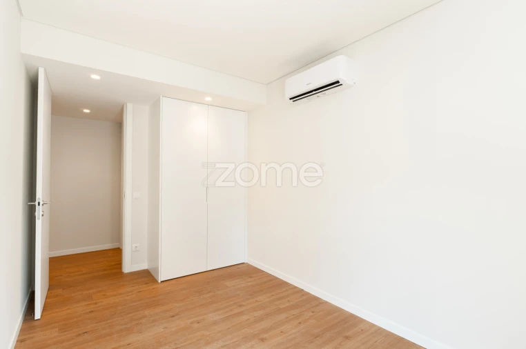 Apartamento T3 para Venda em Oliveira do Douro Foto 11