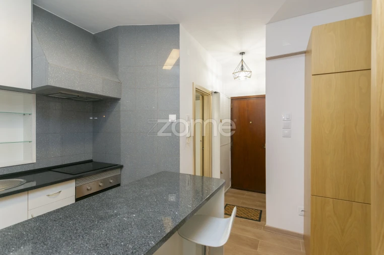 Apartamento T1 para Arrendamento em Paranhos Foto 3