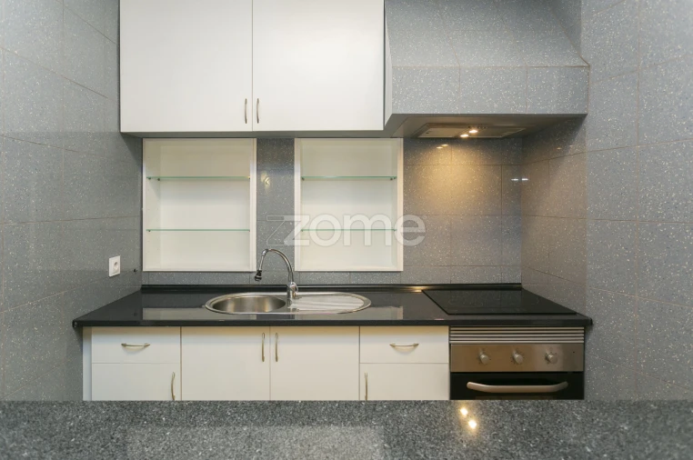 Apartamento T1 para Arrendamento em Paranhos Foto 4
