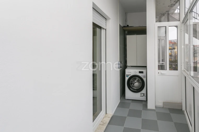 Apartamento T1 para Arrendamento em Paranhos Foto 25