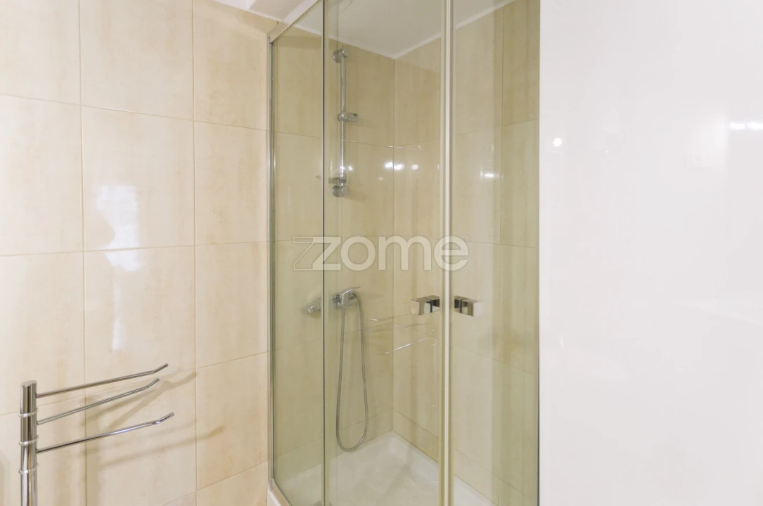 Apartamento T1 para Arrendamento em Paranhos Foto 23